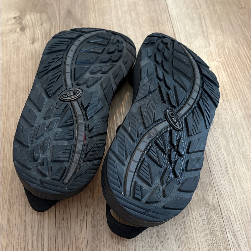 Preowned Chaco sandals- Size 10 - Picture 4 of 4